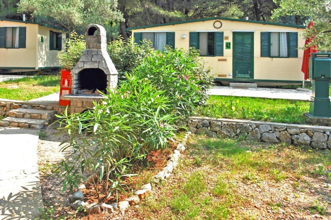 Mobile Homes In Camp Kovacine, Cres, With Long Pebble Beach Exterior photo