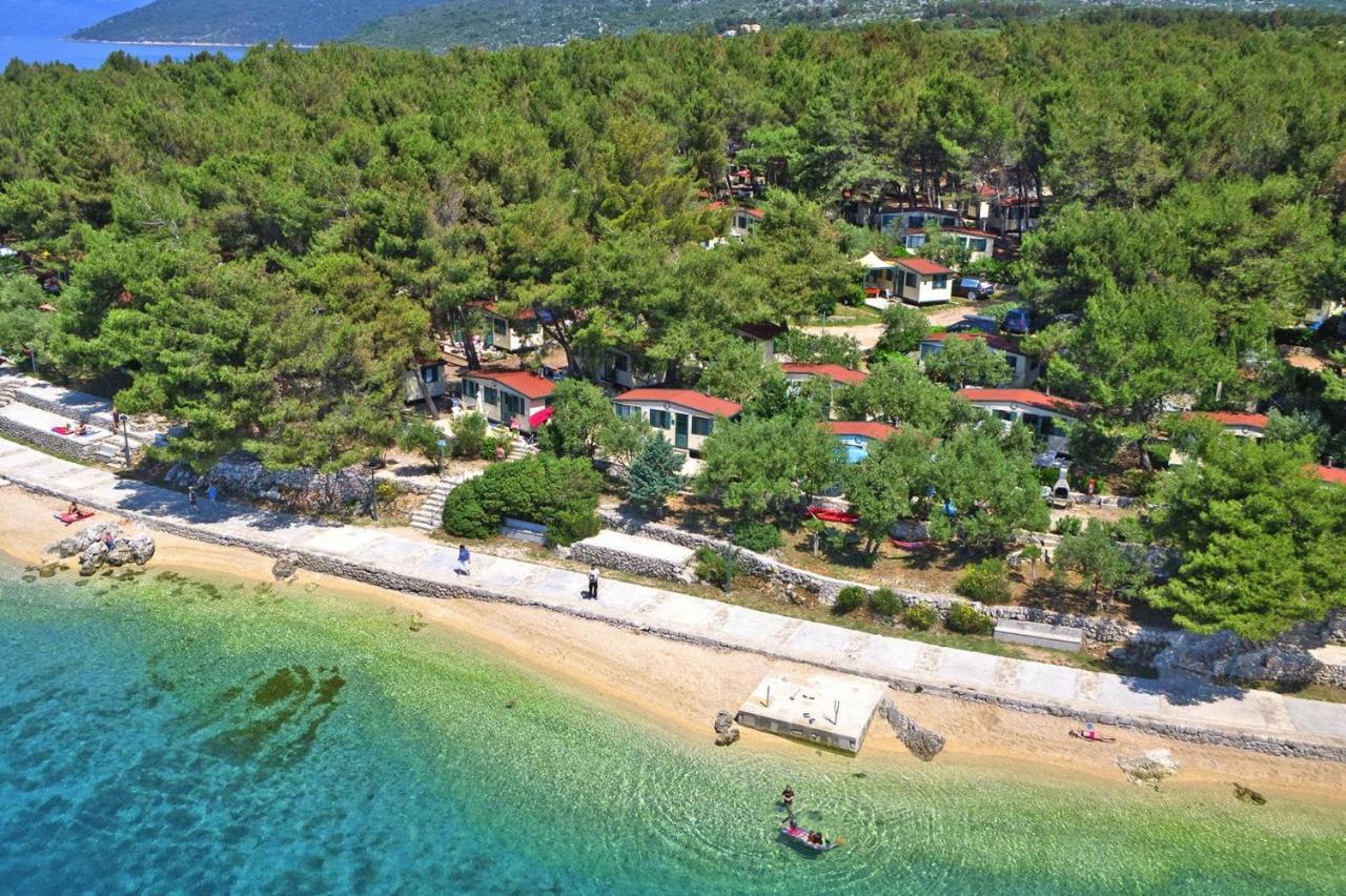 Mobile Homes In Camp Kovacine, Cres, With Long Pebble Beach Exterior photo